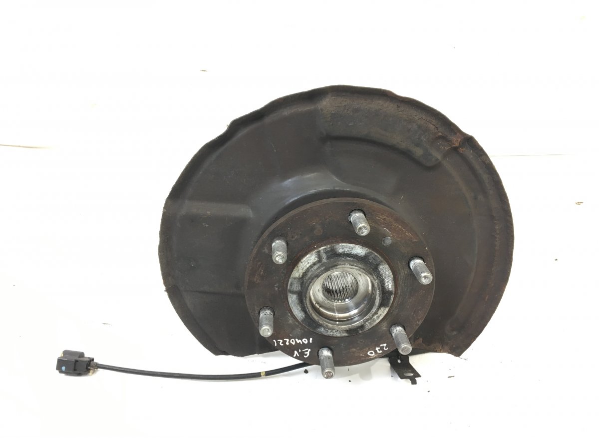 Mitsubishi Pajero Wheel bearing housing front left