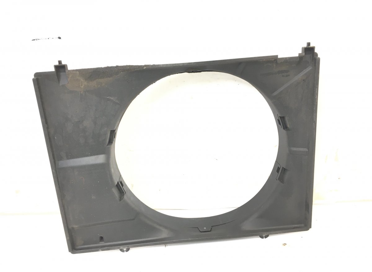 Mitsubishi Pajero Radiator shroud
