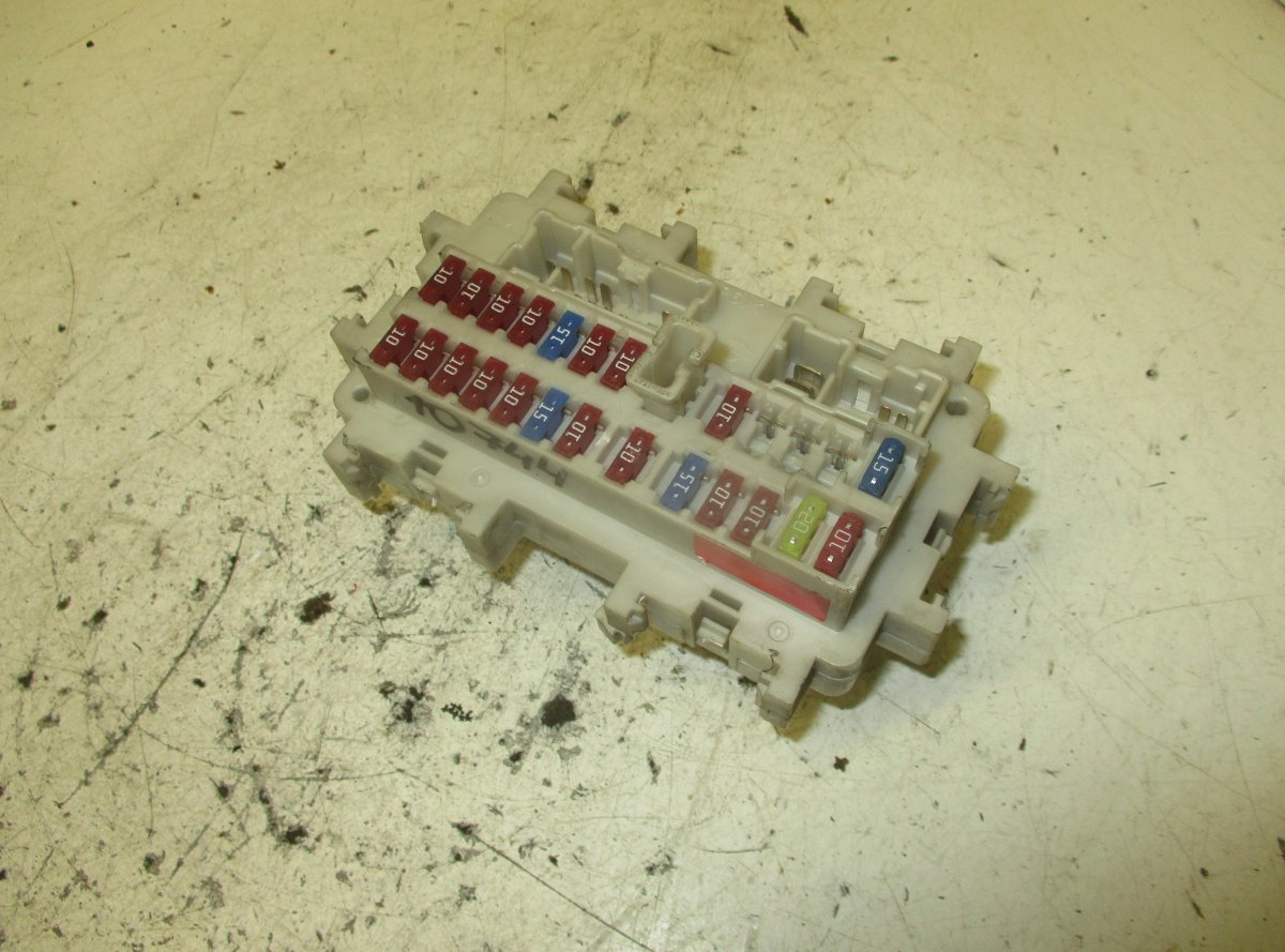 Nissan Pick Up / Navara / NP300 (D22) Fuse box NISSAN NAVARA II / NP300 (D40) (2004-2021) Fuse...