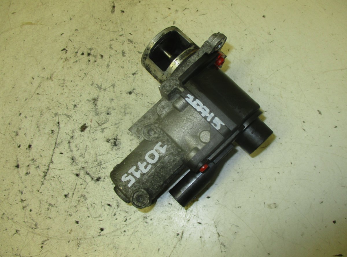 Volkswagen Caddy (2K) EGR Valve EGR valve — VW CADDY III (2K) (2004-2015) — 03G...