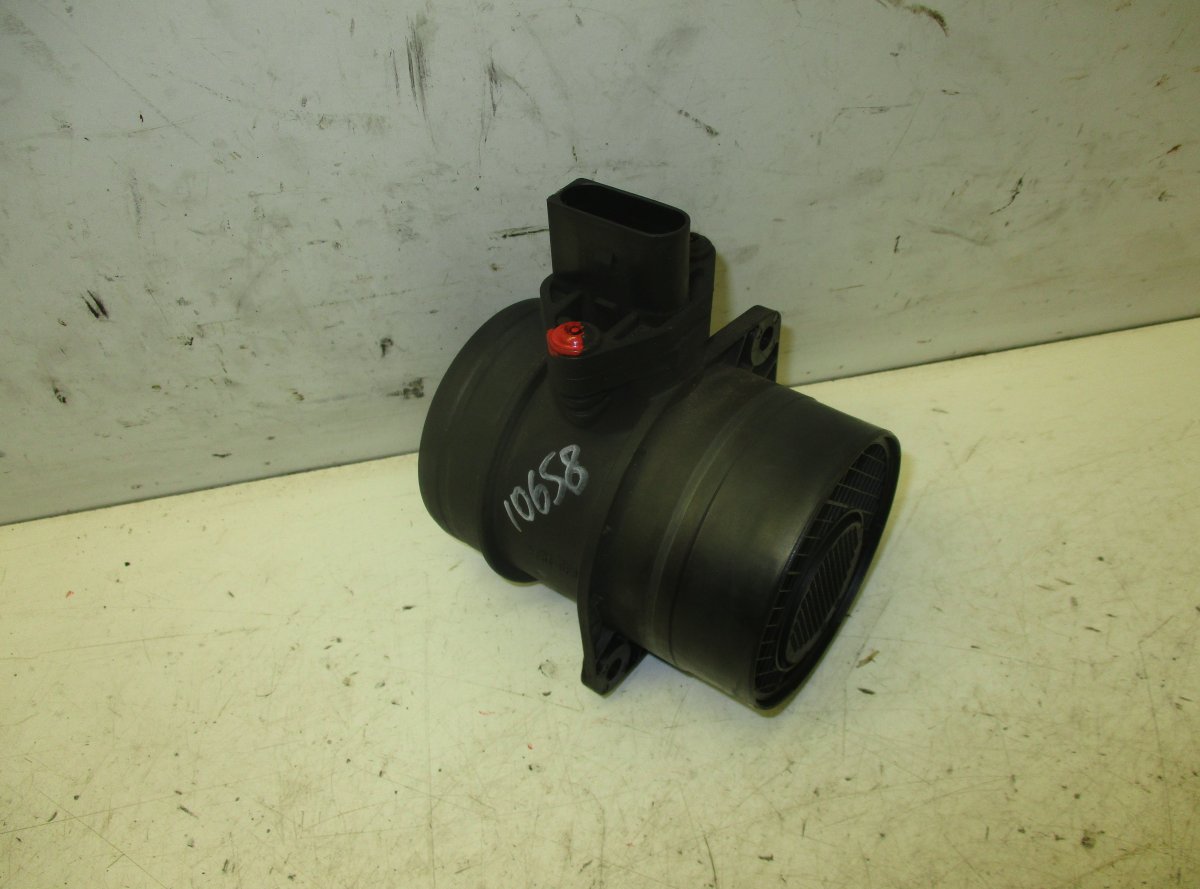 Volkswagen Passat Mass Air-Flow Sensor VW PASSAT B6 (3C) (2005-2010) Mass Air-Flow Sen...