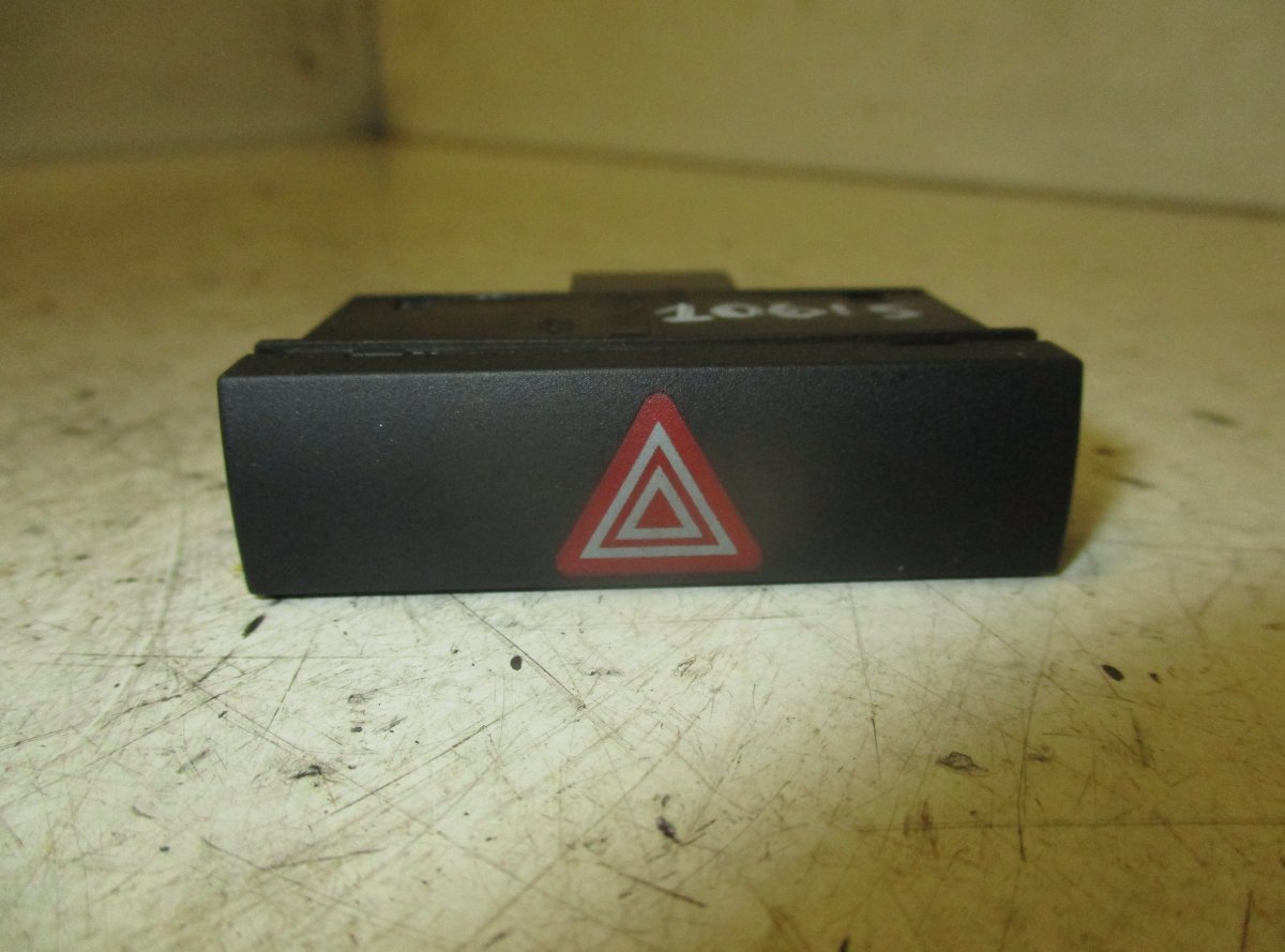 Audi A6 (C5) Hazard switch AUDI A6 / A6 ALLROAD (C6, 4F) (2004-2011) Hazar...