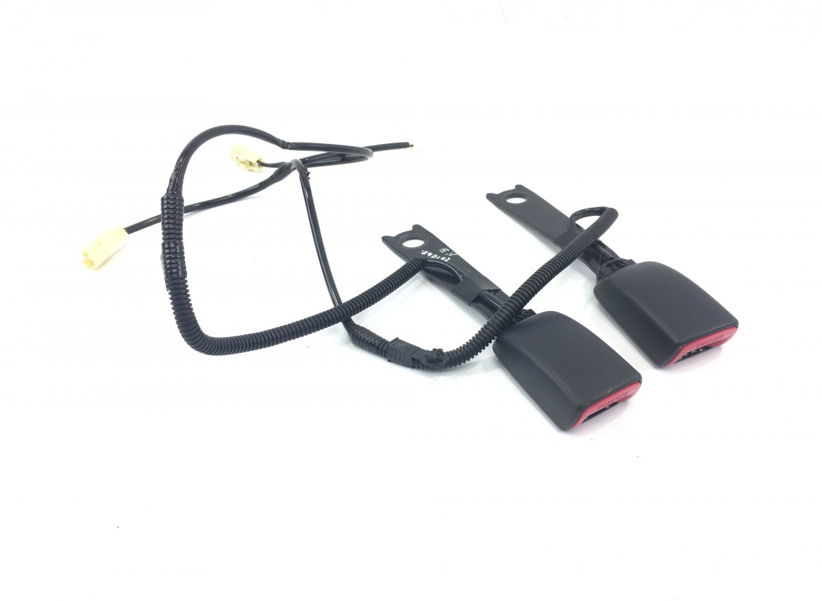 Toyota Avensis (T27) Seat Belt Buckle Front Left TOYOTA AVENSIS (T270) (2009-2018) Seat Belt Buc...