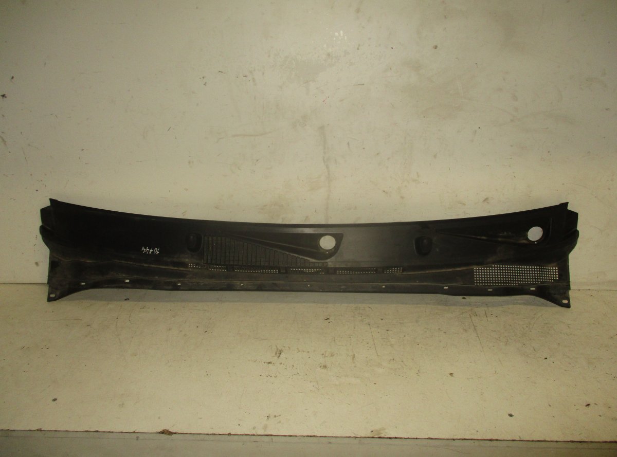 Nissan Pick Up / Navara / NP300 (D22) Wiper cowl NISSAN NAVARA II / NP300 (D40) (2004-2021) Wipe...