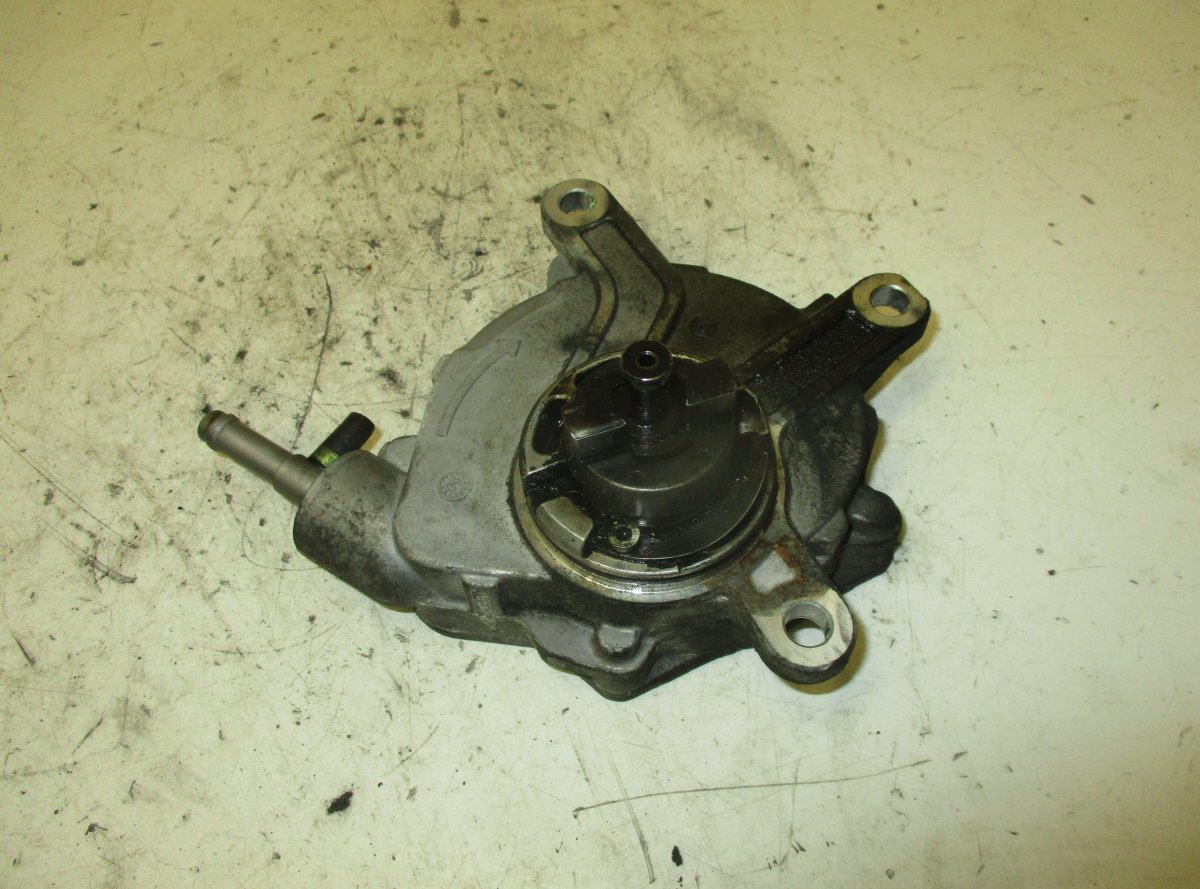 Toyota Avensis (T27) Vacuum Pump, engine TOYOTA AVENSIS (T270) (2009-2018) Vacuum Pump, ...