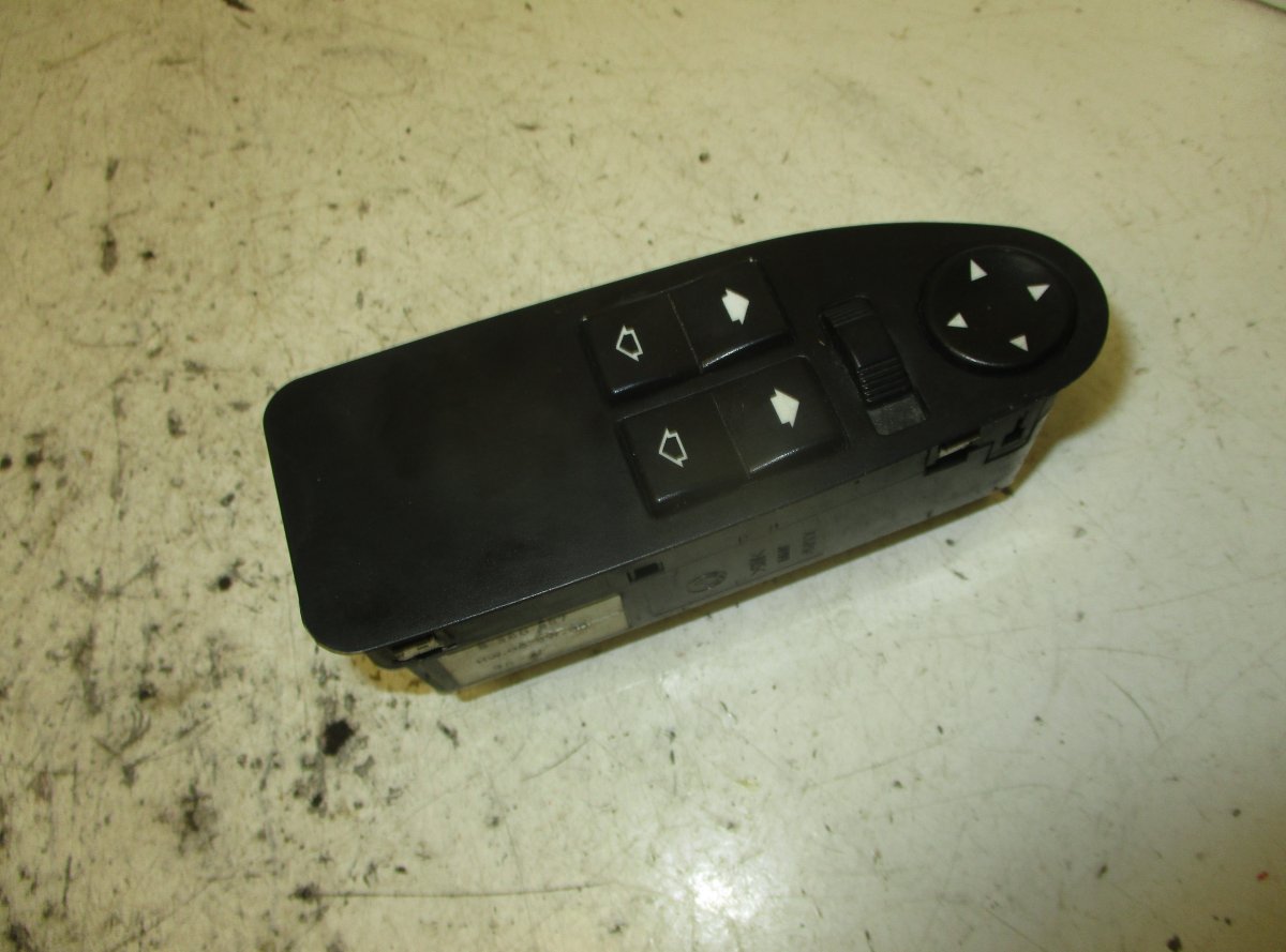 BMW 5 (E34) Main windows switch BMW 5 (E39) (1995-2004) Main windows switch 836...