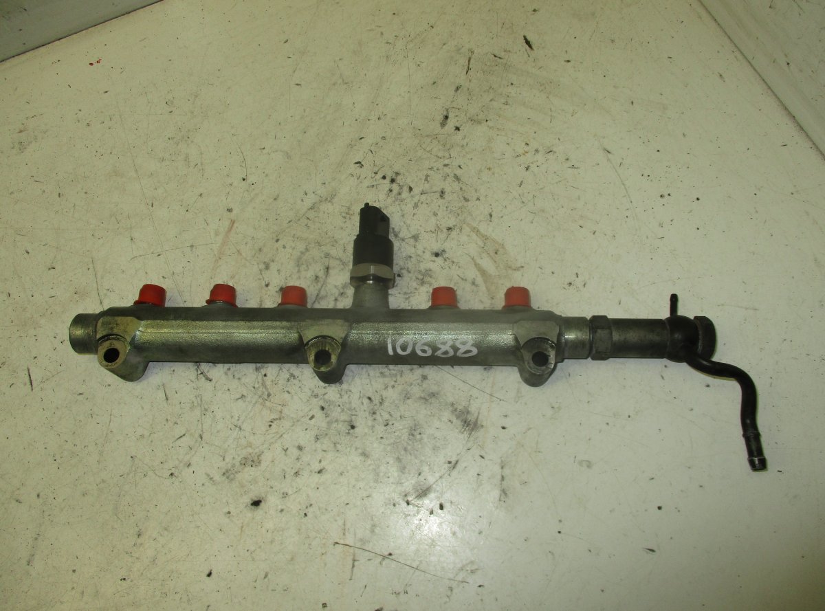 Kia Sorento Fuel Distributor / fuel rail KIA SORENTO I (JC) (2002-2009) Fuel Distributor...
