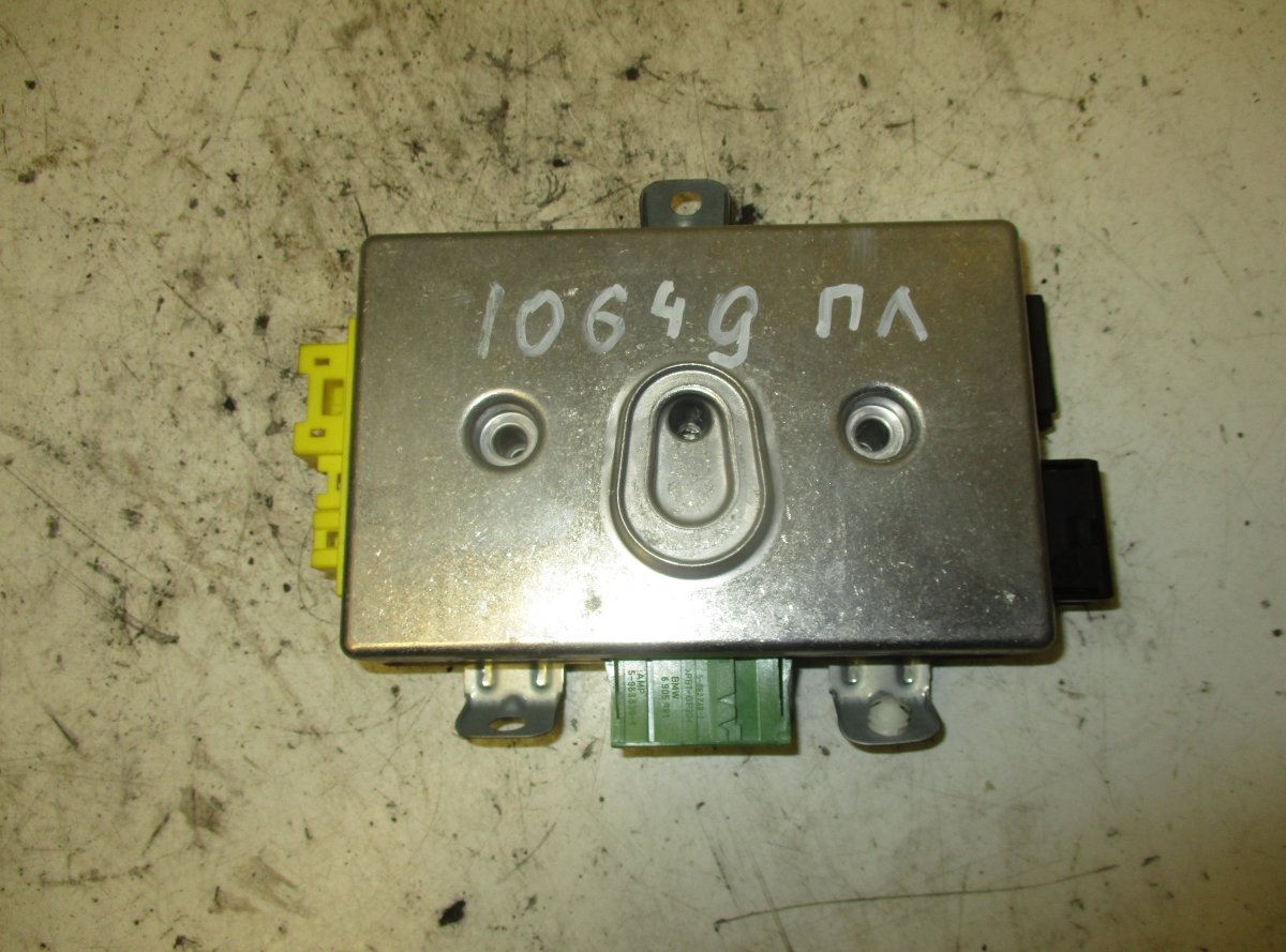 BMW 5 (E60 / E61) Door control unit front left BMW 5 (E60, E61) (2003-2010) Door control unit ...