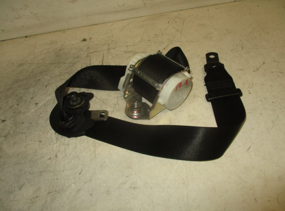 BMW X3 (E83) Seat Belt Front Left BMW X3 (E83) (2004-2012) Seat Belt Front Left 3...
