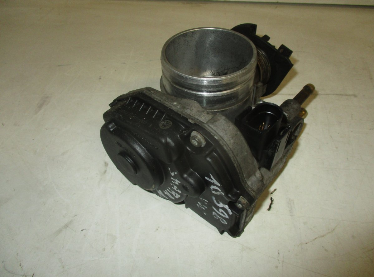 Volkswagen Sharan Throttle body VW SHARAN I (7M) (1995-2010) Throttle body 0371...