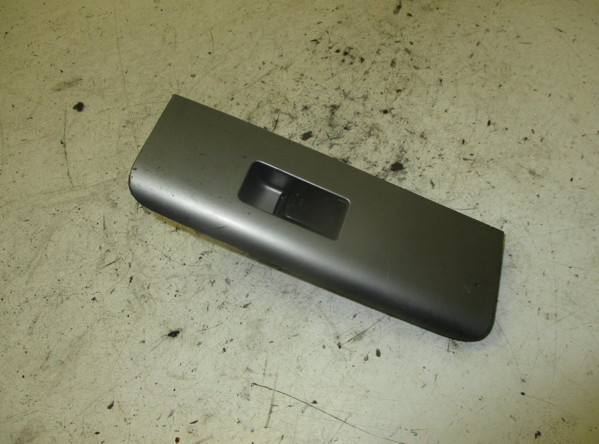 Nissan Pick Up / Navara / NP300 (D22) Switch For Electric Windows Rear Right NISSAN NAVARA II / NP300 (D40) (2004-2021) Swit...