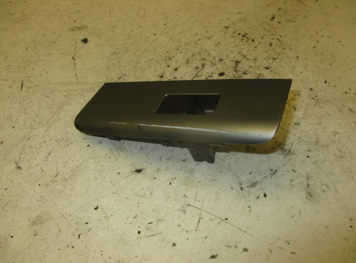 Nissan Pick Up / Navara / NP300 (D22) Switch For Electric Windows Rear Left NISSAN NAVARA II / NP300 (D40) (2004-2021) Swit...