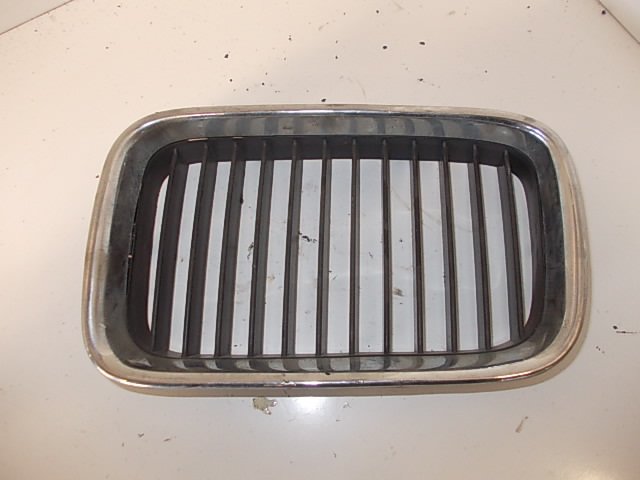 BMW 3 (E30) Radiator Grille left part BMW 3 (E36) (1990-2000) Radiator Grille left pa...