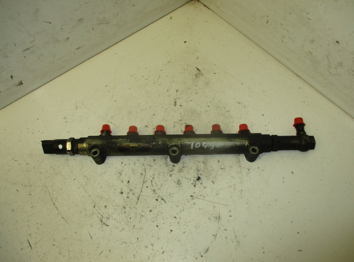 Volvo S60 Fuel Distributor / fuel rail VOLVO S60 I (RS) (2000-2010) Fuel Distributor /...