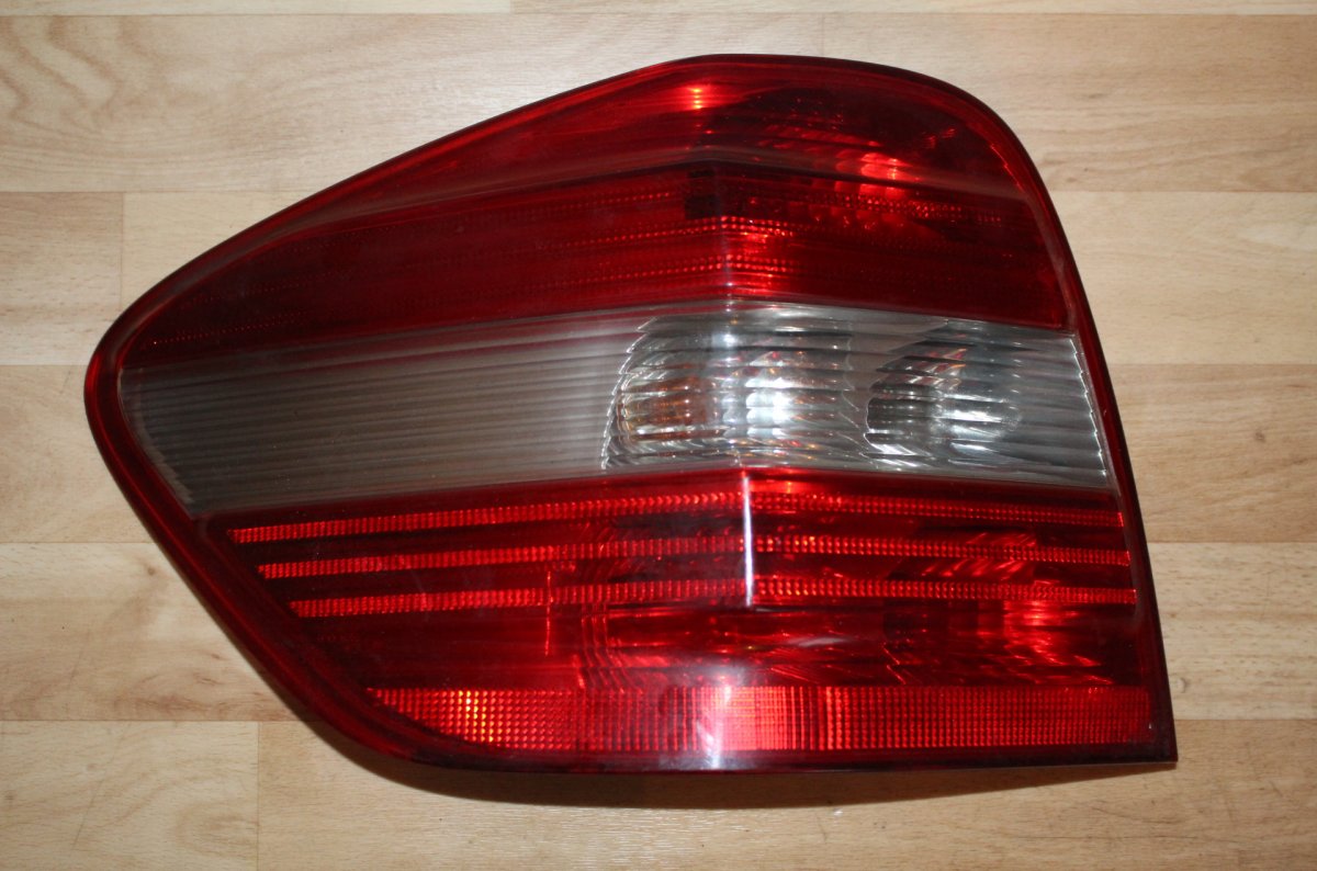 Mercedes-Benz A (W169) takavalo (vasen) MERCEDES-BENZ ML-CLASS (W164) (2005-2011) Tail ...