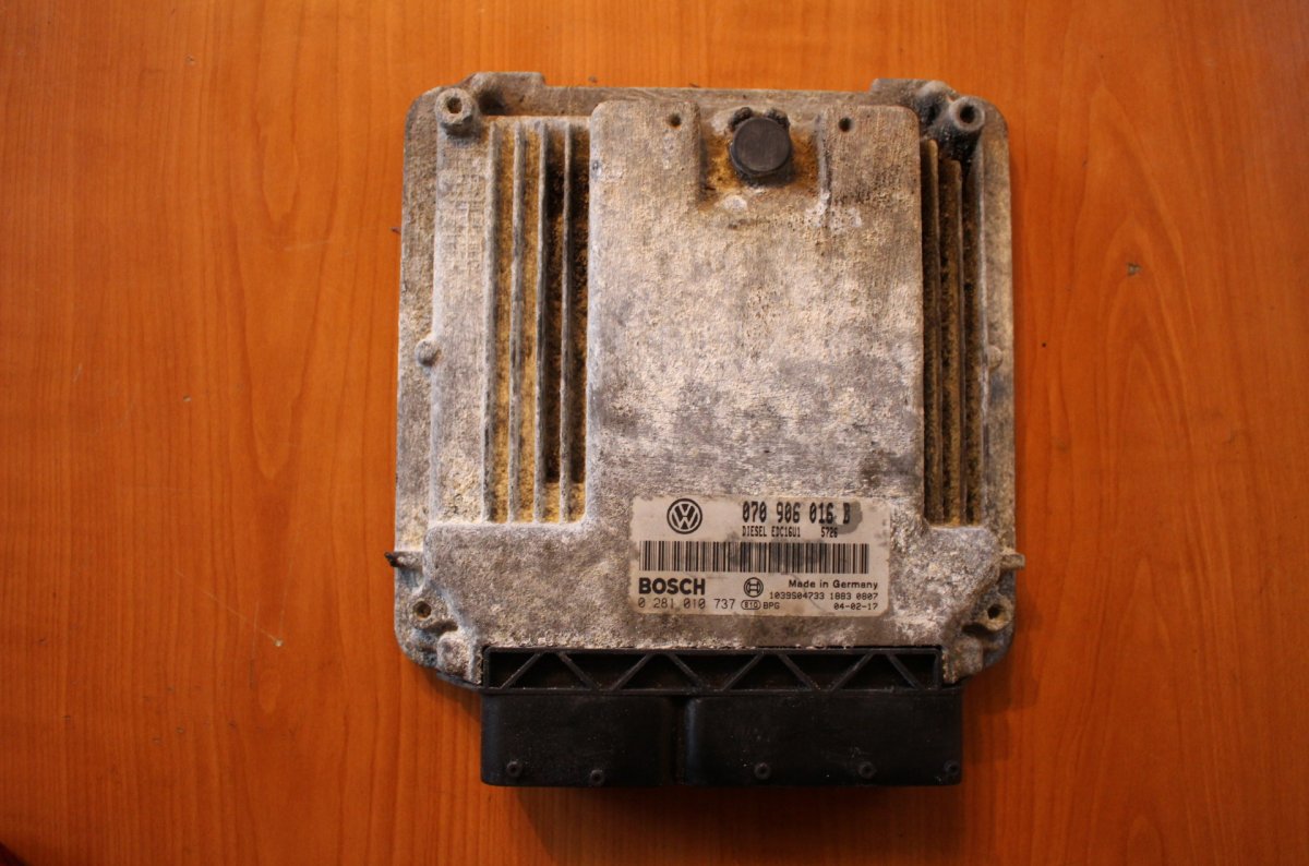Volkswagen Phaeton Engine Control Unit / module (ECU) VW PHAETON (3D) (2002-2016) Engine Control Unit...