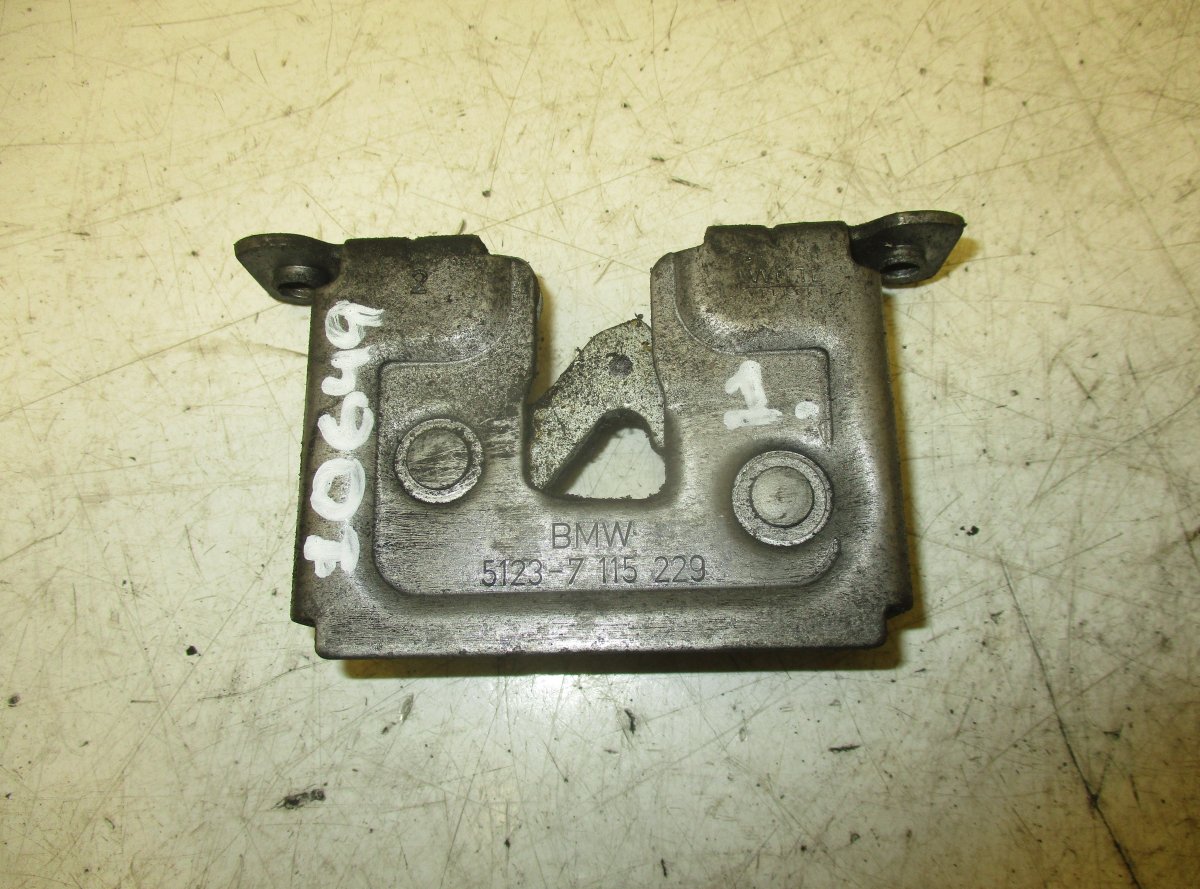 BMW 5 (E60 / E61) Bonnet latch right
