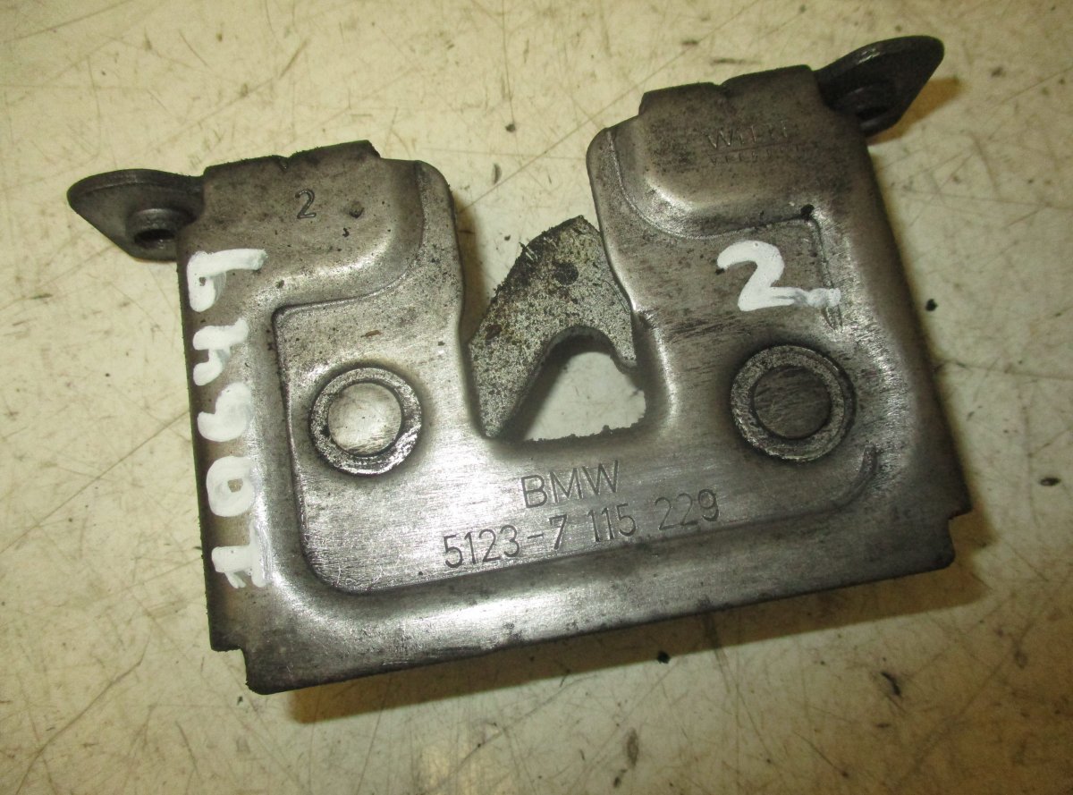 BMW 5 (E60 / E61) Bonnet latch left