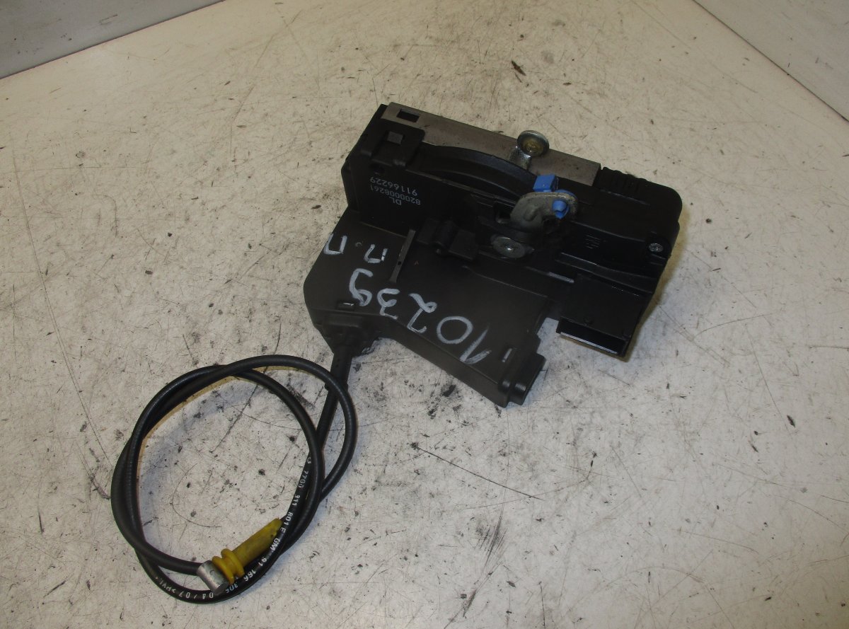 Renault Trafic Door Lock Front Right RENAULT TRAFIC II (2001-2015) Door Lock Front R...
