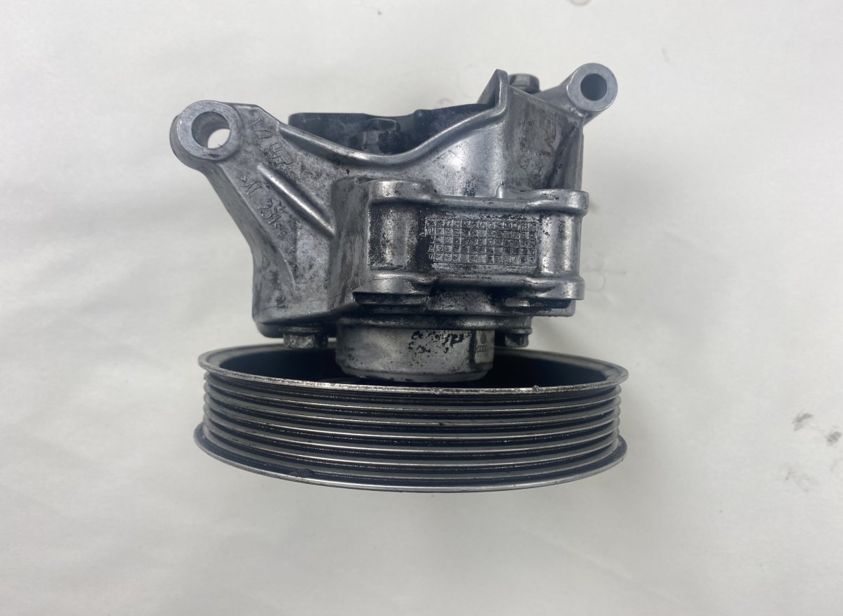 Audi A6 (C6) ohjaustehostimen pumppu AUDI A6 / A6 ALLROAD (C6, 4F) (2004-2011) Power...
