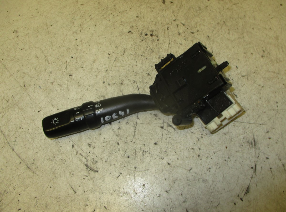 Toyota Avensis Verso Indicator switch TOYOTA AVENSIS VERSO (XM20) (2001-2009) Indicat...