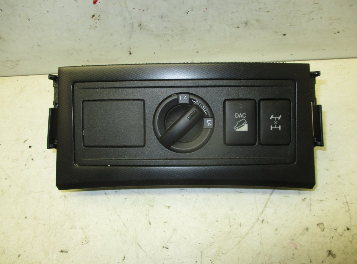 Toyota Land Cruiser 150 Slip differential switch TOYOTA LAND CRUISER 150 (2009-2021) Slip differ...