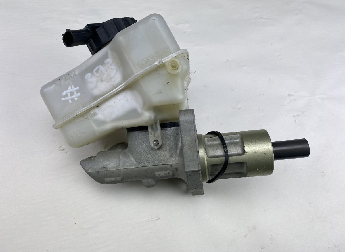 BMW 1 (E81 / E82 / E87 / E88) jarrupääsylinteri BMW 1 (E81, E82, E87, E88) (2003-2013) Brake Ma...