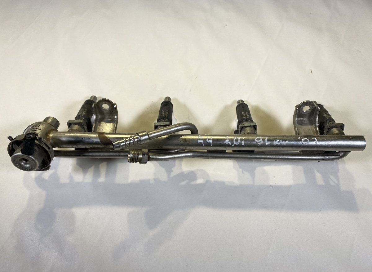 Audi A4 (B6) Fuel Injector AUDI A4 (B7) (2004-2008) Fuel Injector 06B13368...