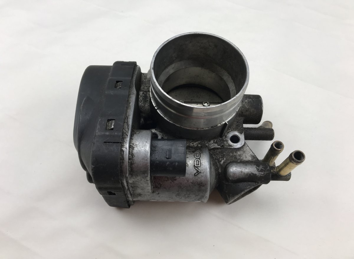 Audi A3 (8L) Throttle body AUDI A3 (8L1) (1996-2003) Throttle body 06A1330...
