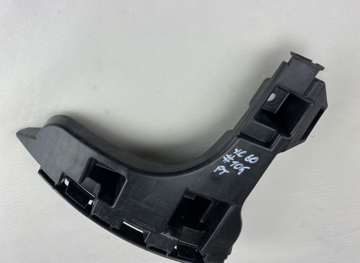 Volvo XC60 Rear bumper Carrier holder on fender right