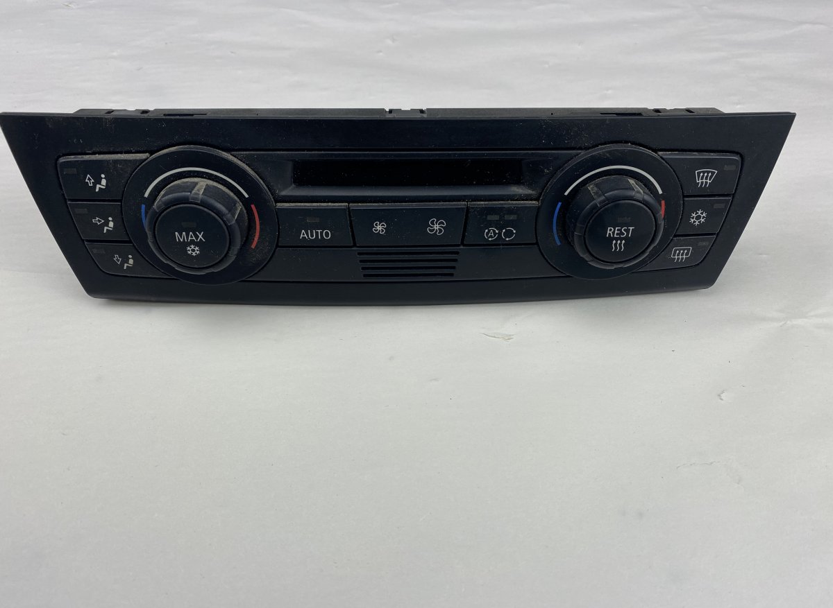 BMW 1 (E81 / E82 / E87 / E88) Heater control panel