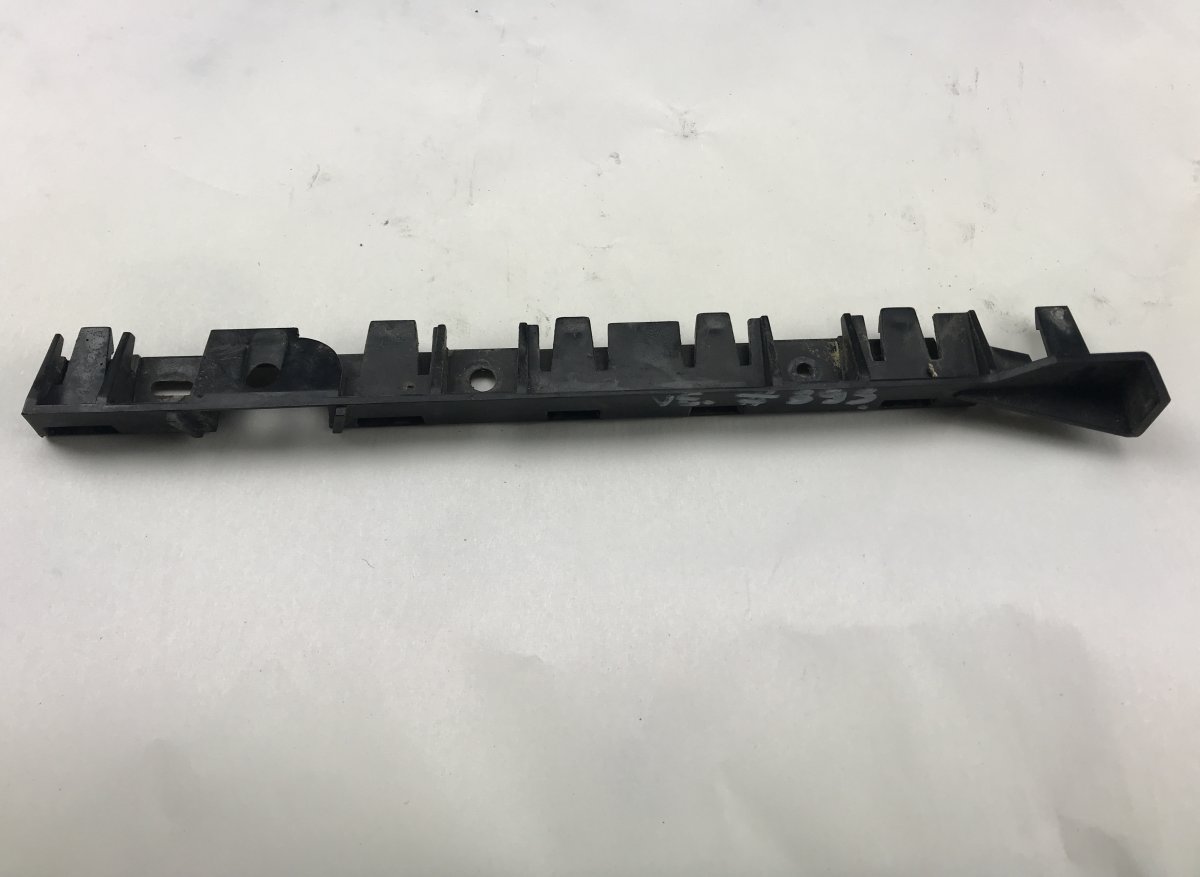 BMW 1 (E81 / E82 / E87 / E88) Front Bumper Carrier Left