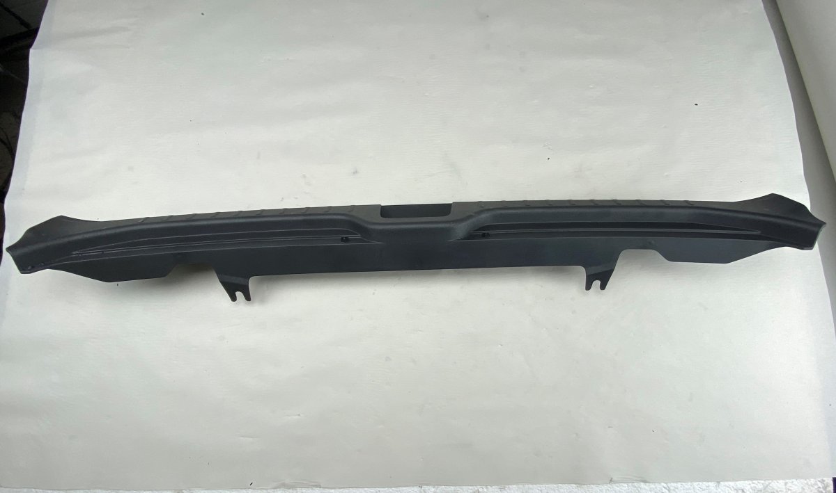 Volvo XC60 Trunk loading edge cover