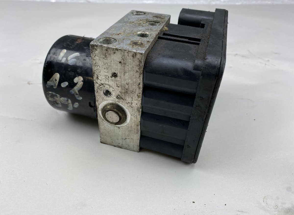 Audi A2 (8Z) ABS hydraulic unit / pump AUDI A2 (8Z0) (2000-2005) ABS hydraulic unit / ...
