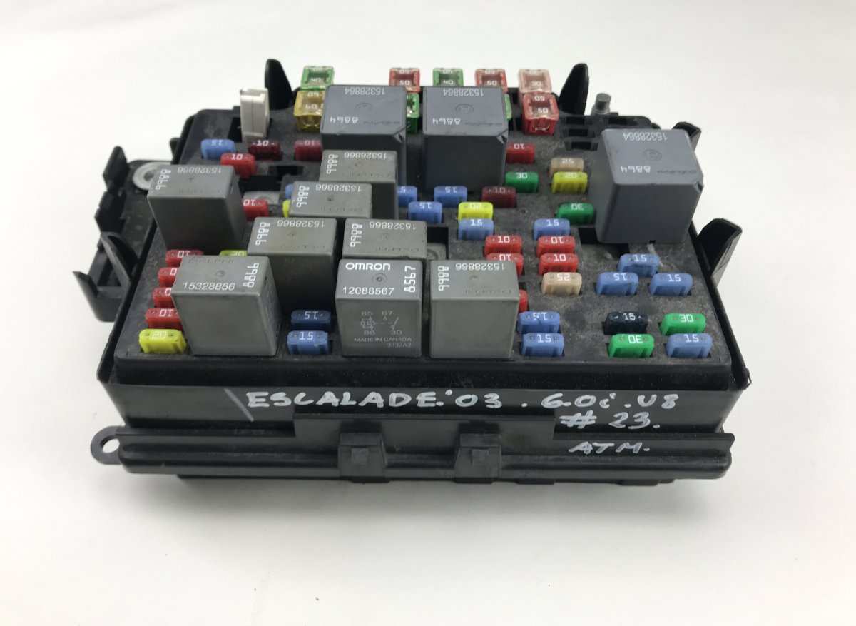 Cadillac Escalade Fuse box CADILLAC ESCALADE (1998-2006) Fuse box 15201930...