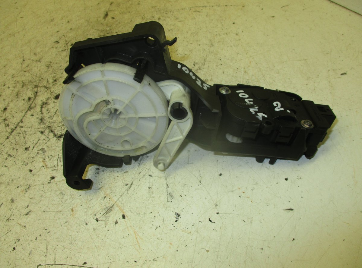 BMW 3 (E46) Evaporator air flow flap control motor BMW 3 (E90, E91, E92, E93) (2005-2011) Evaporat...
