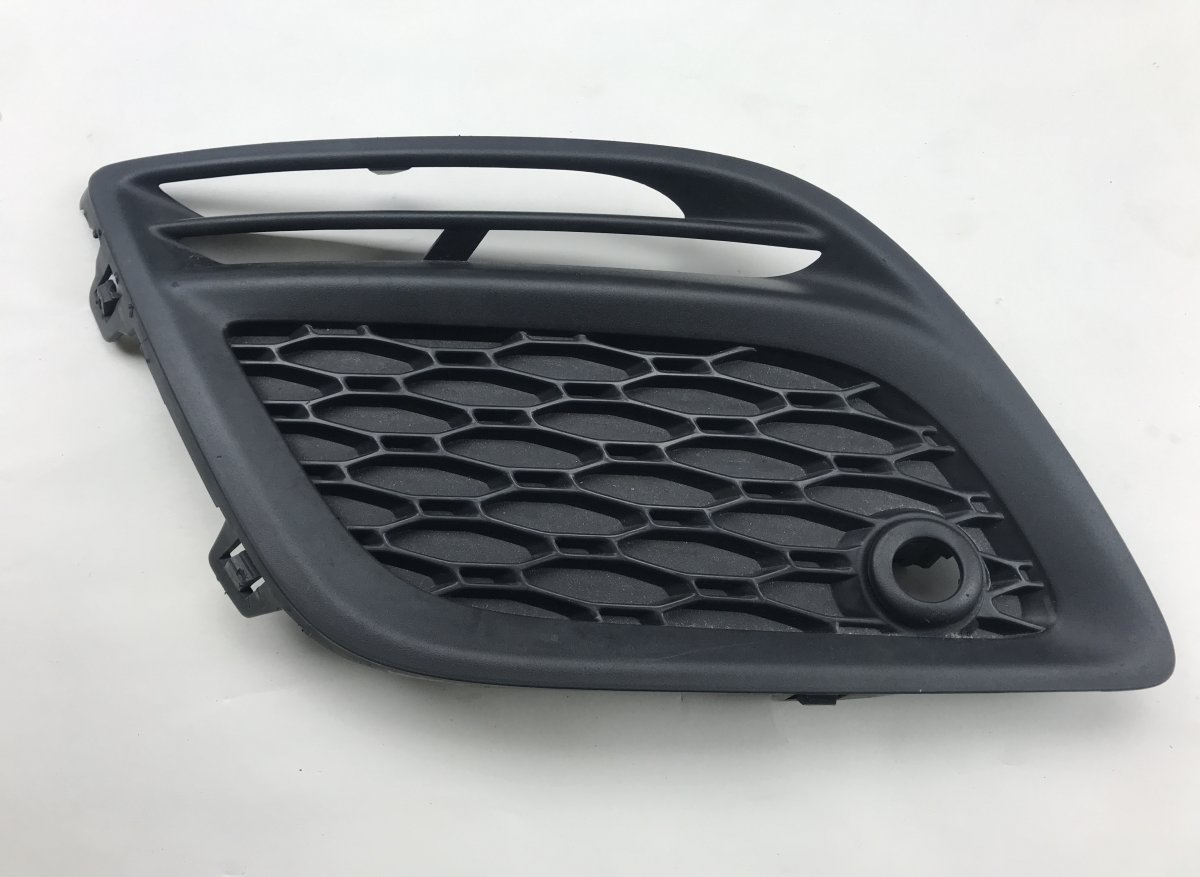 Volvo XC60 Front Bumper Grille Right