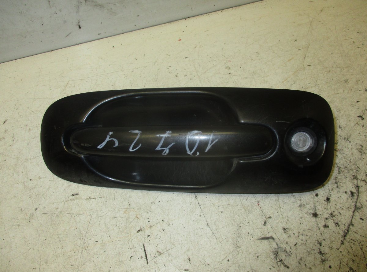 Chrysler Voyager / Town & Country Door Handle Exterior Front Left CHRYSLER VOYAGER IV (RG, RS) (2000-2008) Door H...