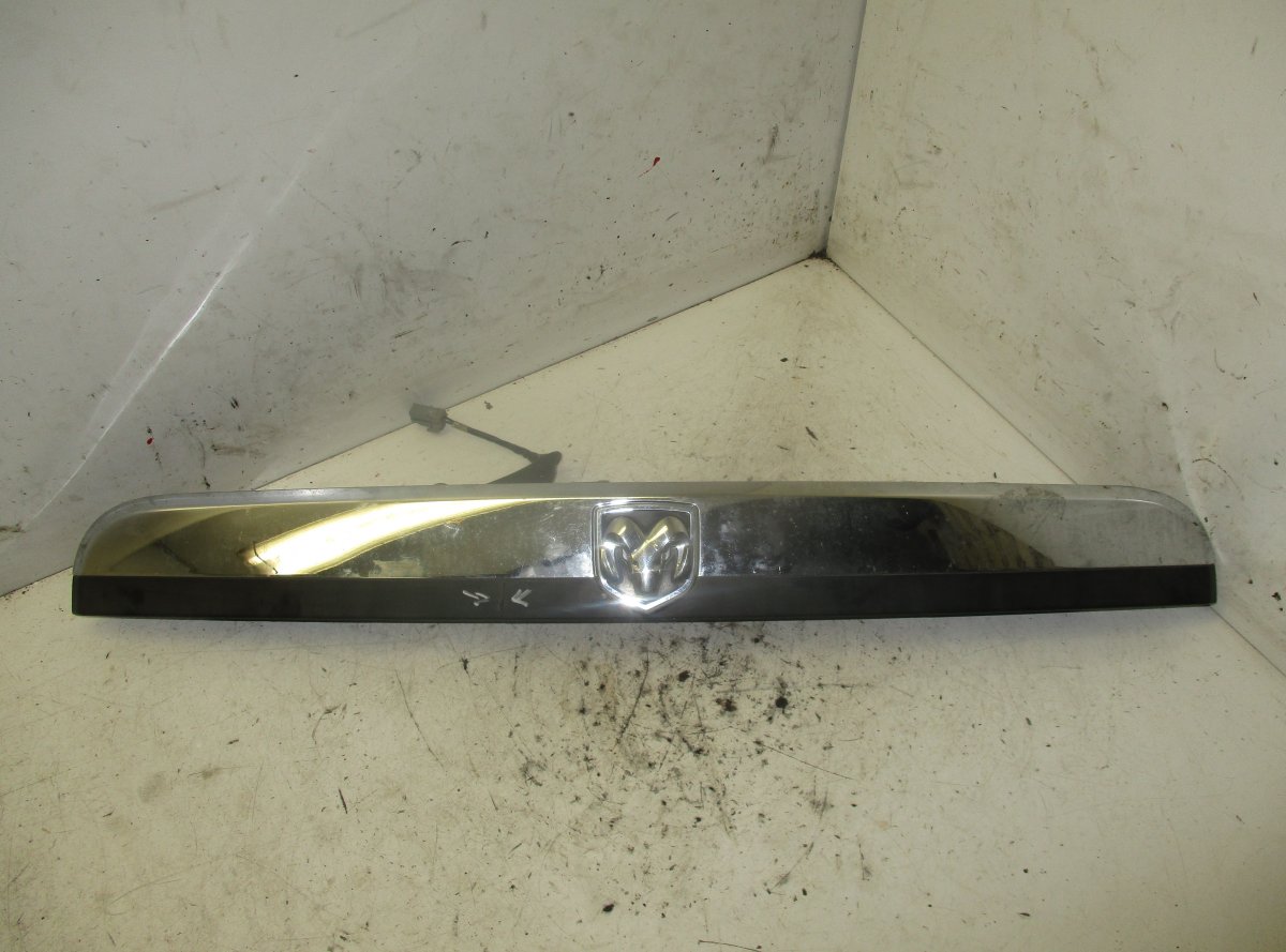 Dodge Caravan Bootlid / tailgate moulding DODGE CARAVAN V (2007-2020) Bootlid / tailgate ...