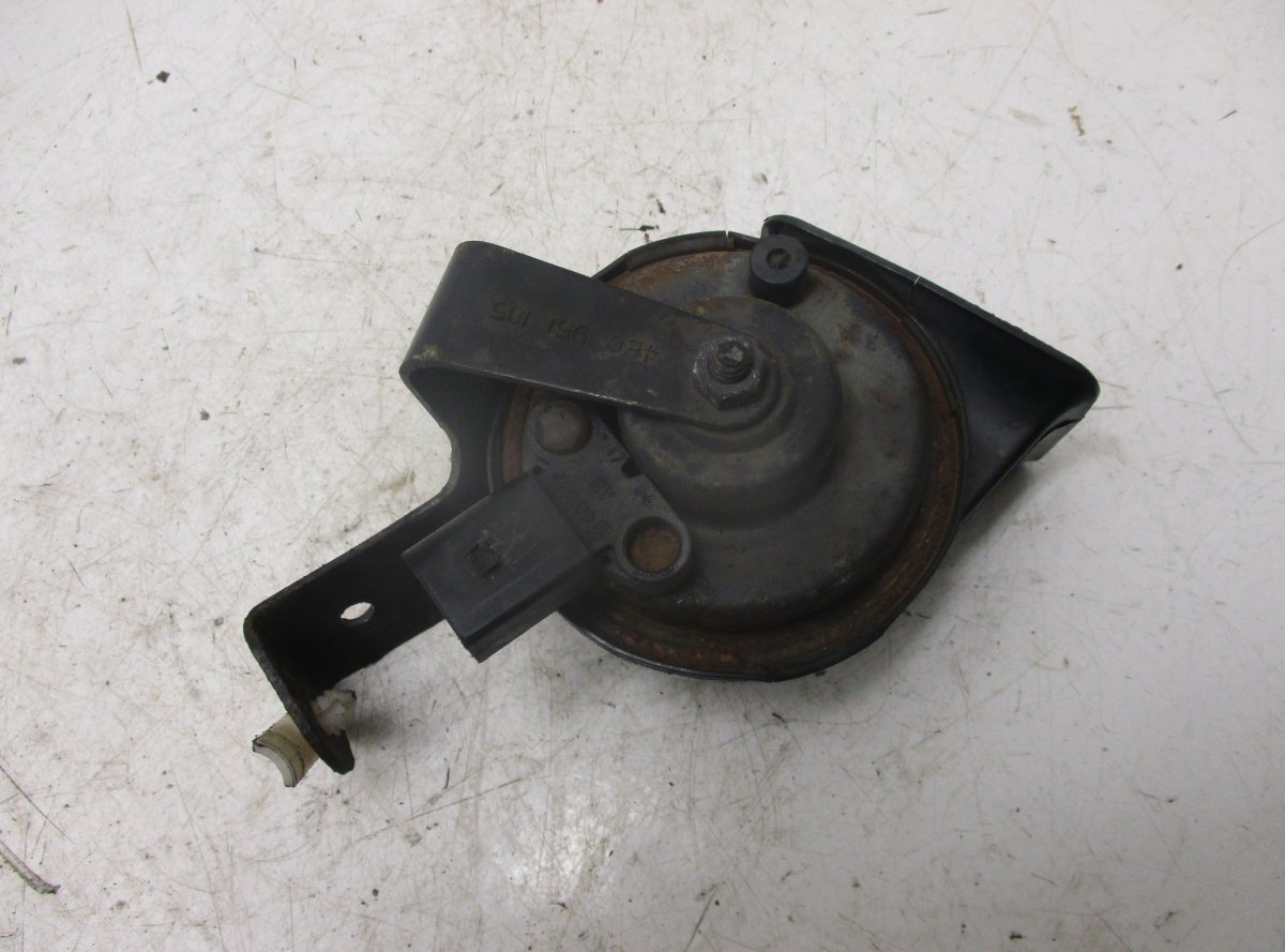 Audi A8 (D3) Signal horn