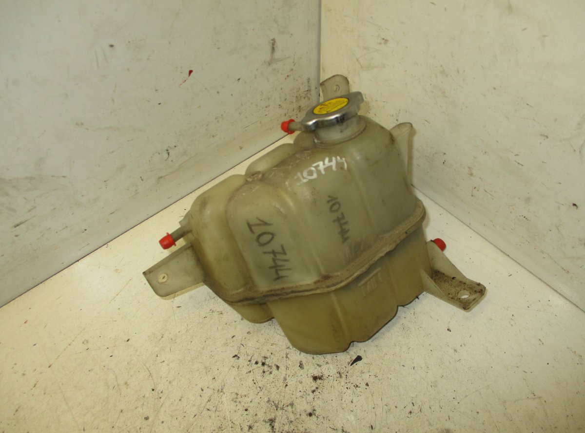 Nissan Pick Up / Navara / NP300 (D22) Expansion Tank NISSAN NAVARA II / NP300 (D40) (2004-2021) Expa...