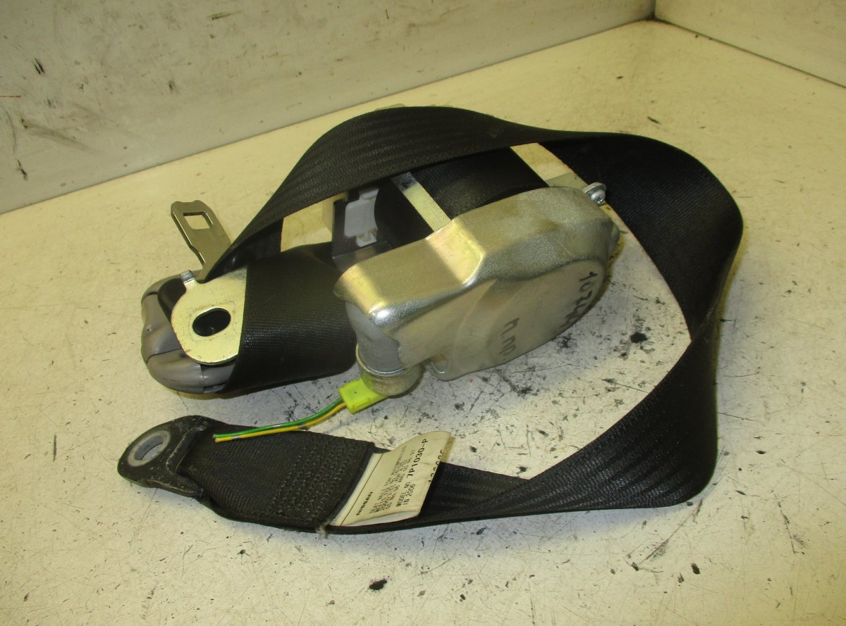 Nissan Pick Up / Navara / NP300 (D22) Seat Belt Front Right NISSAN NAVARA II / NP300 (D40) (2004-2021) Seat...