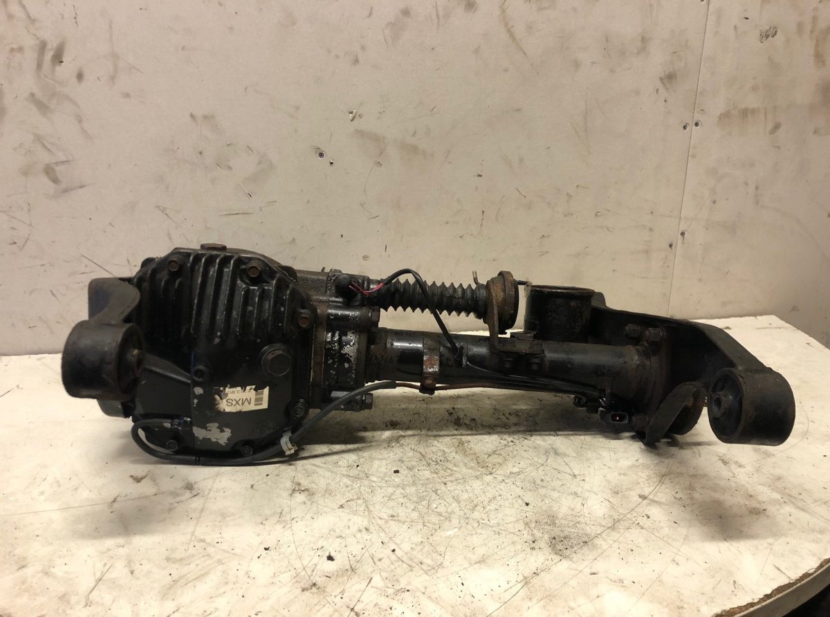 Mitsubishi Pajero Front axle differential