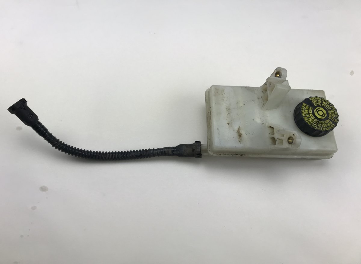 Citroen Berlingo Brake Fluid Reservoir CITROËN BERLINGO III (2008-2018) Brake Fluid Re...
