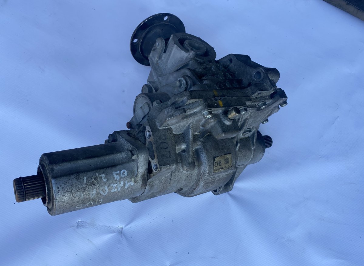 Mazda 6 (GG / GY) Vahekast / nurkreduktor MAZDA 6 (GH) (2007-2012) Transfer Box D90122324...