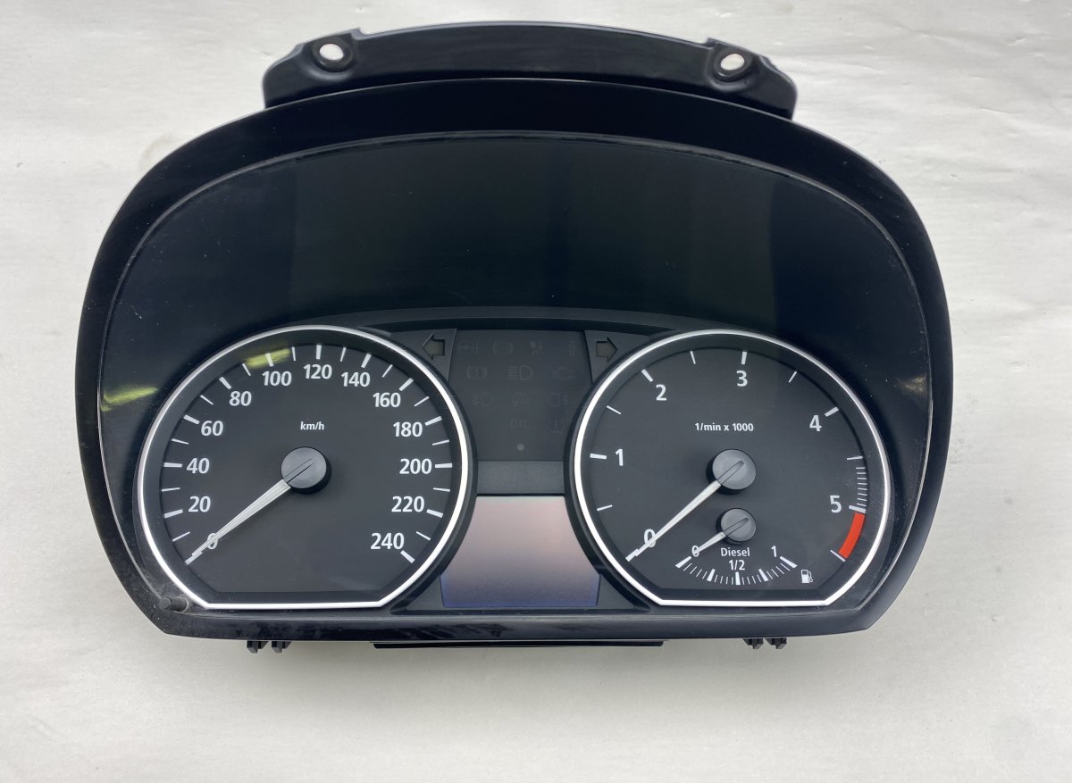 BMW 1 (E81 / E82 / E87 / E88) Speedometer BMW 1 (E81, E82, E87, E88) (2003-2013) Speedome...