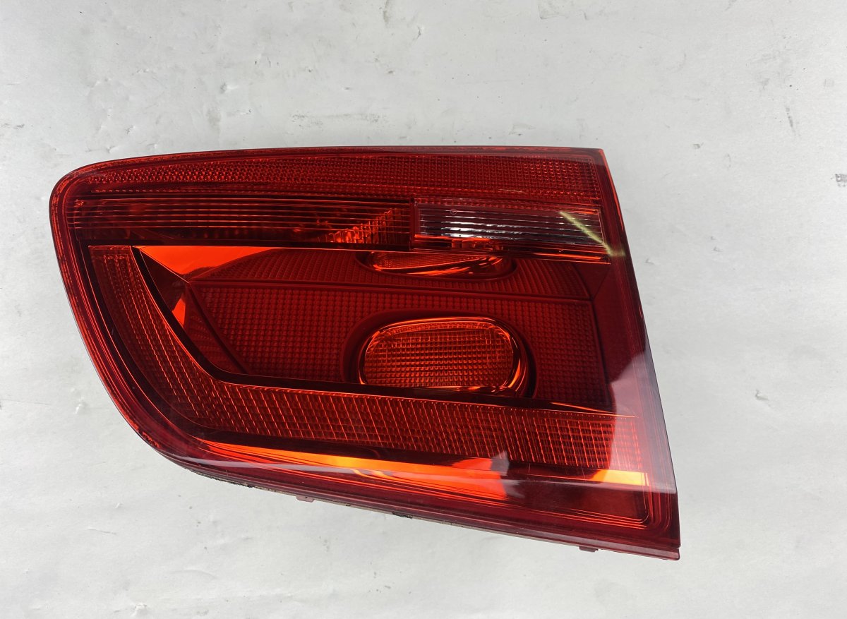 Volkswagen Touran Inner tail light, left VW TOURAN (1T3) (2010-2015) Inner tail light, l...