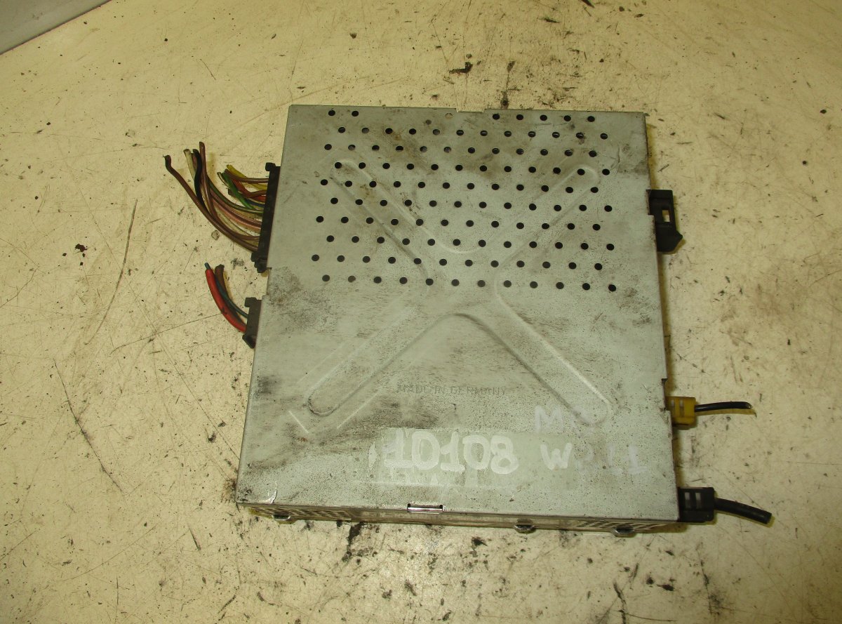 Mercedes-Benz A (W168) Audio amplifier