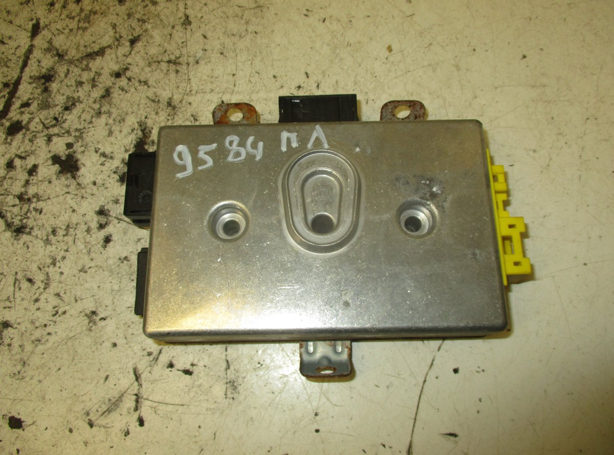 BMW 5 (E60 / E61) Door control unit front left