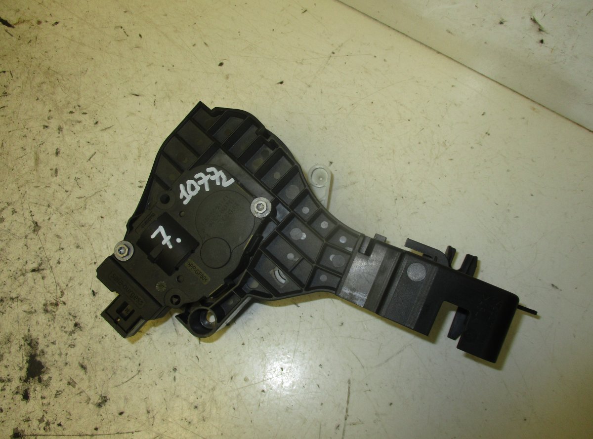 BMW 3 (E90 / E91 / E92 / E93) Evaporator air flow flap control motor BMW 3 (E90, E91, E92, E93) (2005-2011) Evaporat...